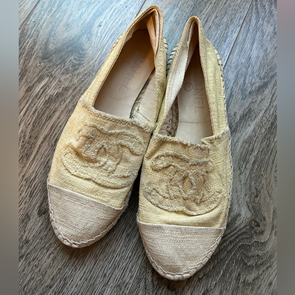 CHANEL Espardrilles